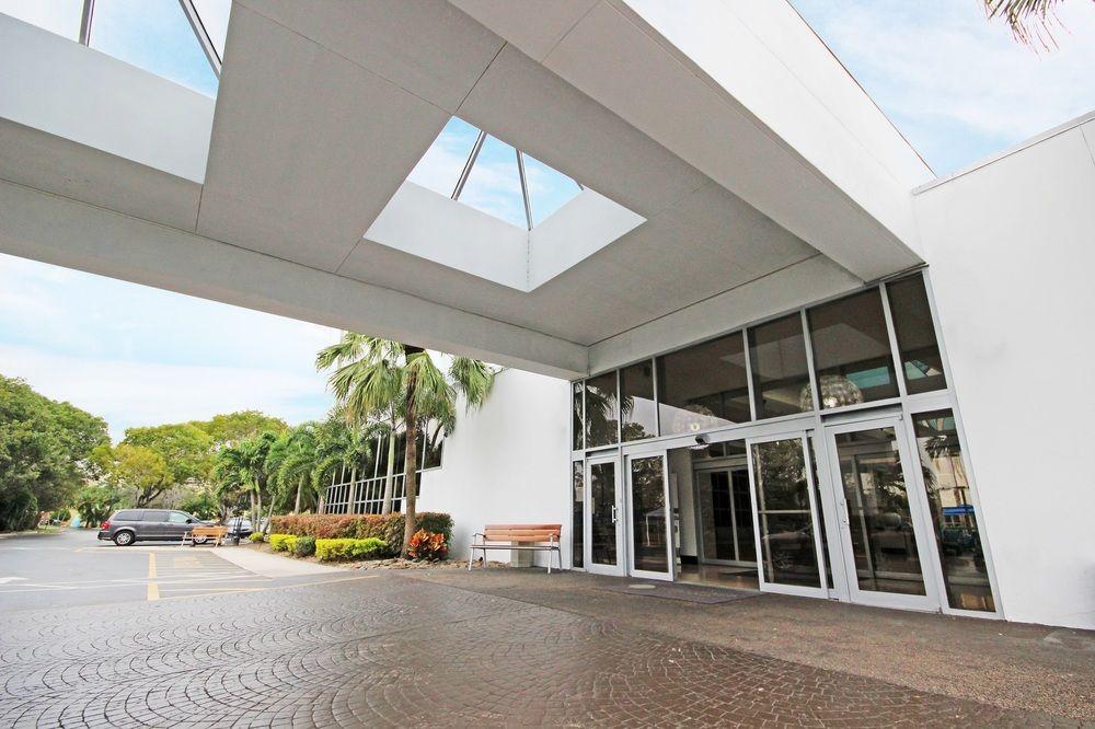 Sawgrass Grand Hotel And Suites Sports Complex 黎明城 外观 照片
