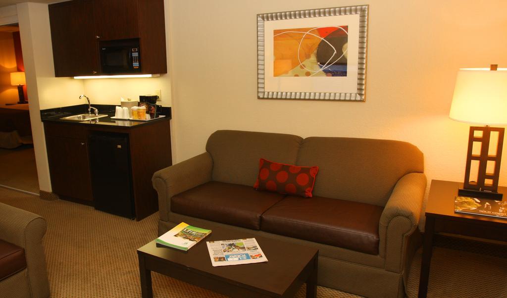 Sawgrass Grand Hotel And Suites Sports Complex 黎明城 客房 照片